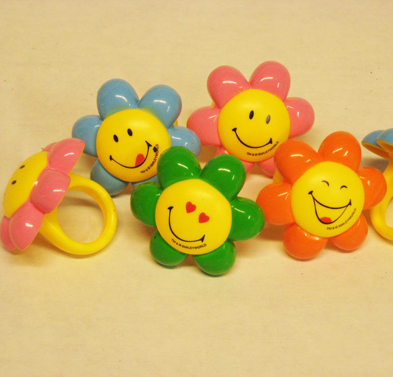 HB1314 Smiley Face Rings (each) - Click Image to Close